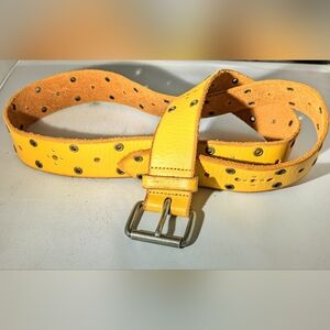 GAP GENUINE LEATHER YELLOW EYELET BELT BRASS DIAMOND DESIGN XL ADJUSTABLE SILVER